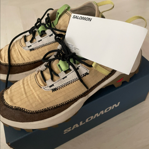 살로몬 운동화 260