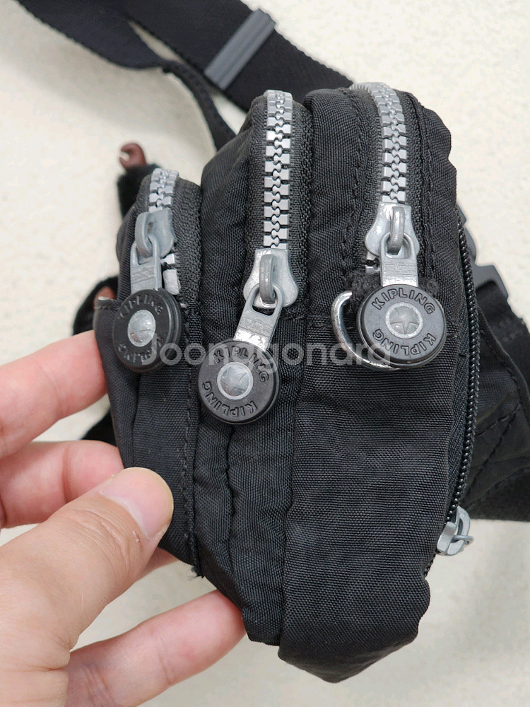 KIPLING 블랙 미니 힙색+크로스 2way--4