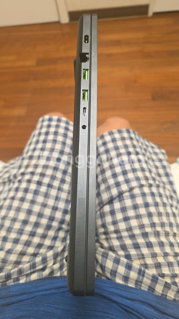 Razer Blade 18 (2024 최신형)--9