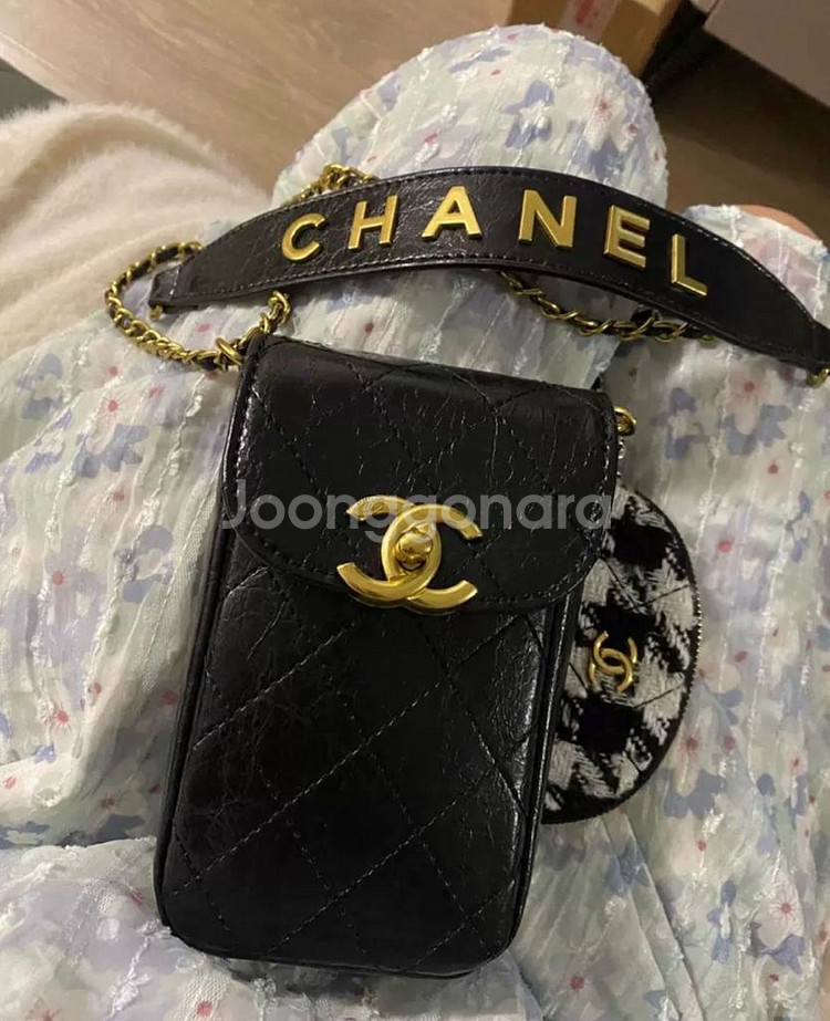 새상품 샤넬 하운드 핸드폰백 정품 풀박스--2