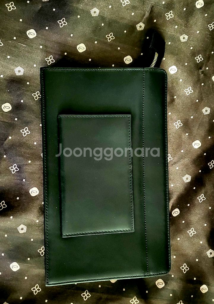 [미사용 새상품] 티아이포맨 소가죽 클러치백 파우치--0
