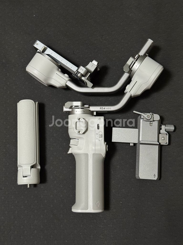 DJI RS4 Mini 짐벌--1