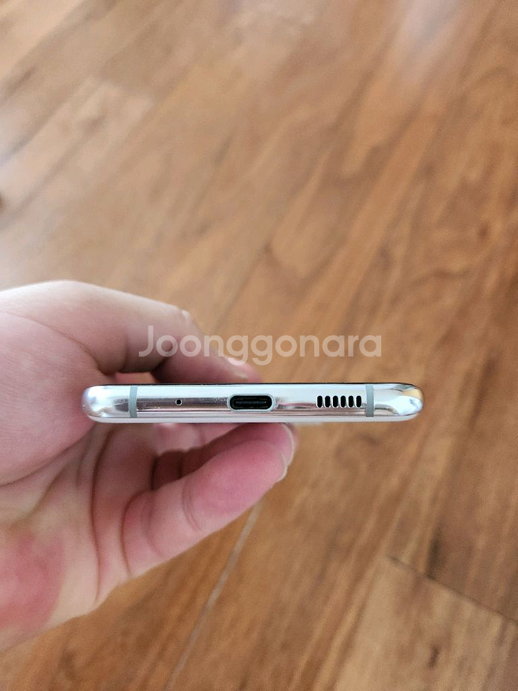 갤럭시 S20 플러스 256기가 화이트 S급 팝니다.--5