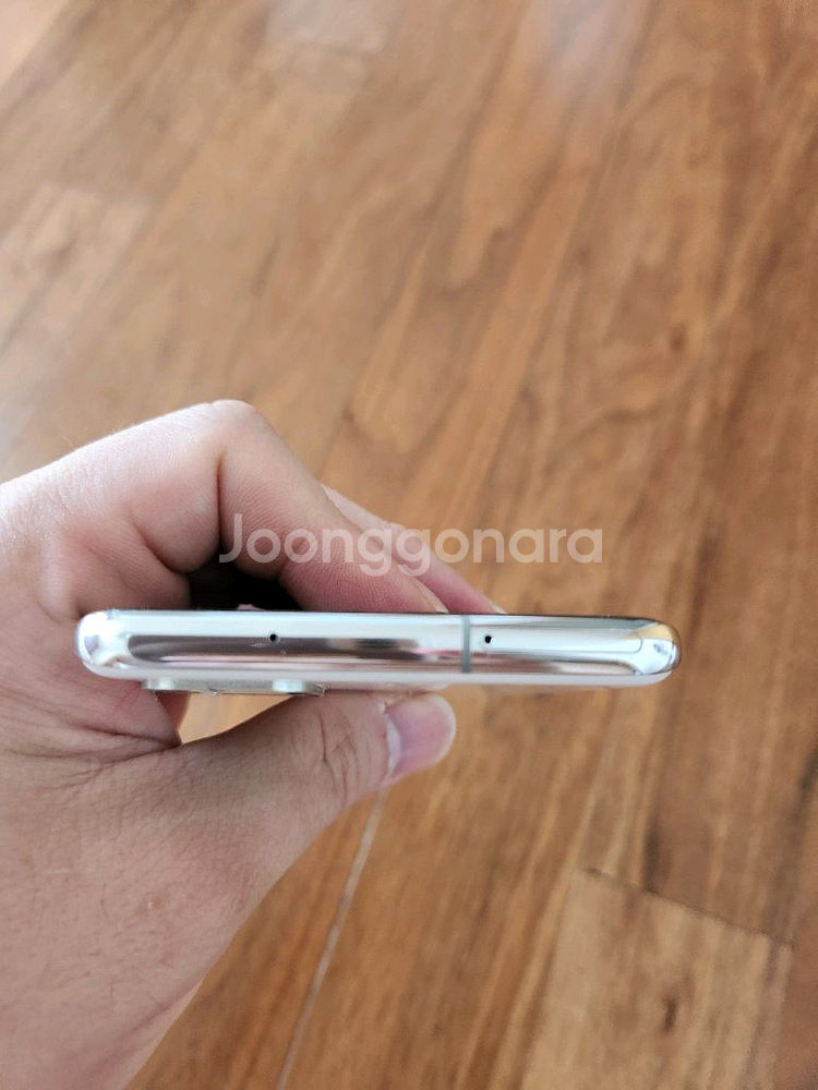갤럭시 S20 플러스 256기가 화이트 S급 팝니다.--4