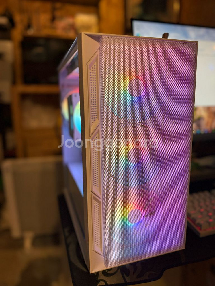 화이트 감성 게임용 특AAA급 컴퓨터 본체 PC--7