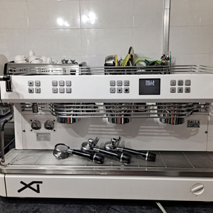 커피머신 달라코르떼 xt 3그룹