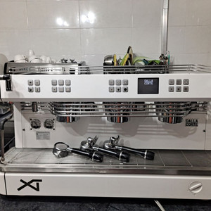 커피머신 달라코르떼 xt 3그룹