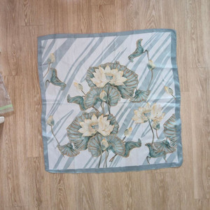 폴리 100퍼 스카프. (배송료포함)