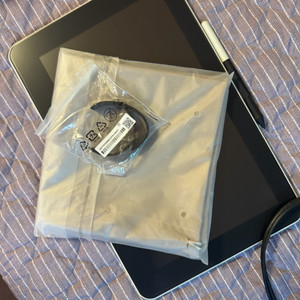 와콤 원 33.8cm 액정 타블렛 DTC-133