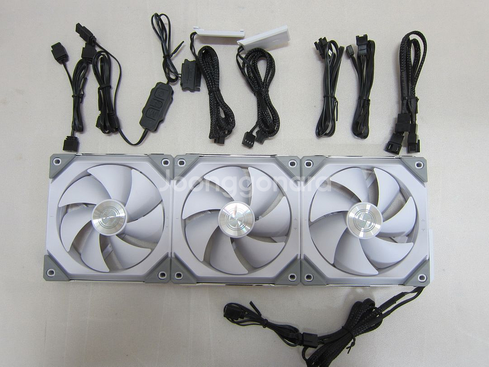 리안리 UNI FAN 120 RGB 화이트 x 3개--1