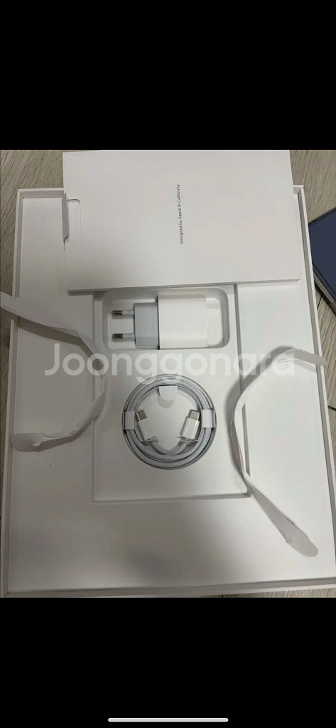 아이패드 에어6 13인치 256 퍼플 와이파이 팝니다!--0