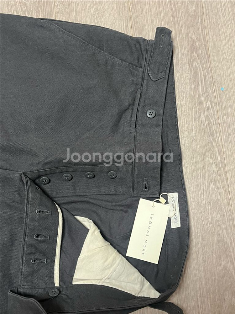 (새상품) 토마스모어 치노 팬츠 차콜--4