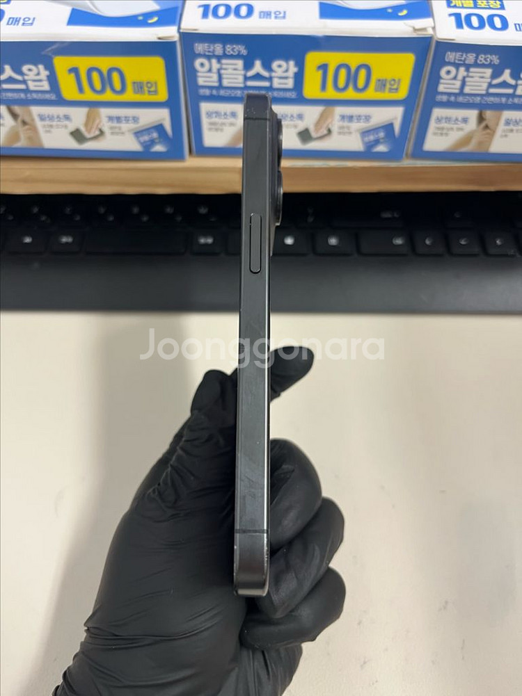아이폰15프로 256G 블랙티타늄 A급!--4