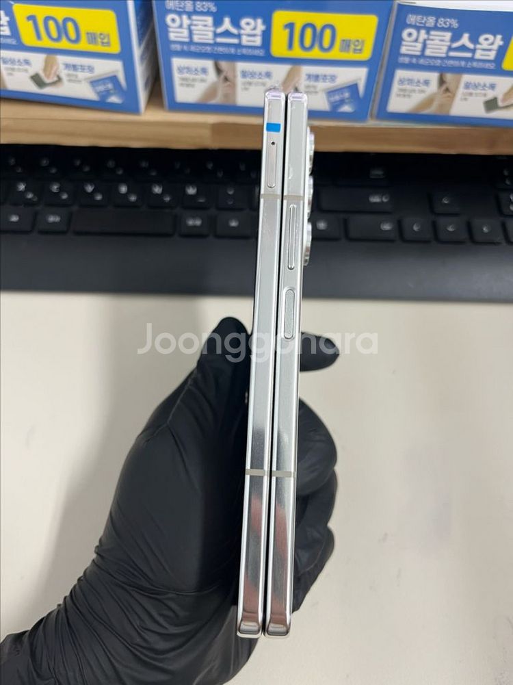 갤럭시Z폴드5 256G 크림 S급!--4