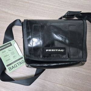 프라이탁 올블랙 팝니다. 이미지