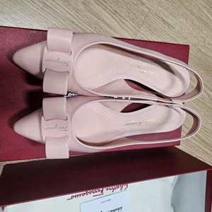 페레가모 비바 슬링백