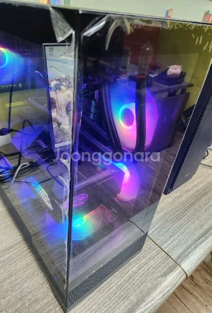 라이젠 7 9800X3D RTX5090 초고사양 컴퓨터--0
