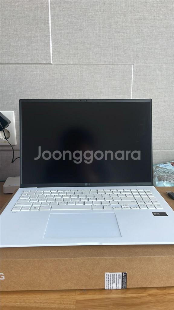 LG전자 LG 그램 16인치 스노우화이트 (최신형)--4