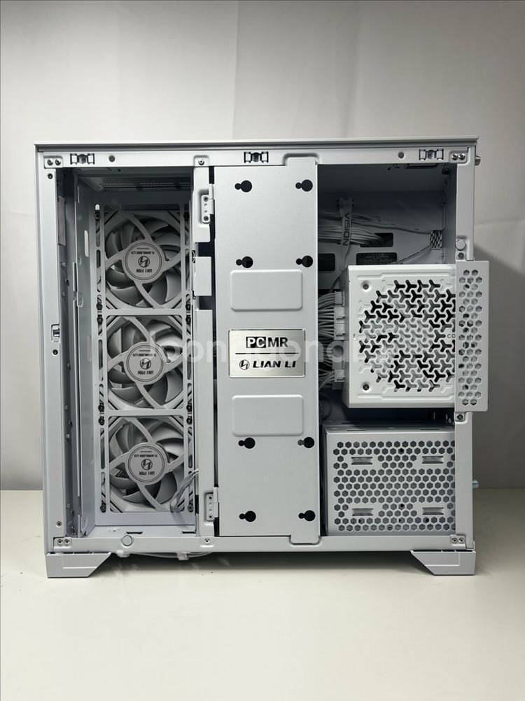 9800X3D/RTX5070Ti 리안리 풀셋 PC--5