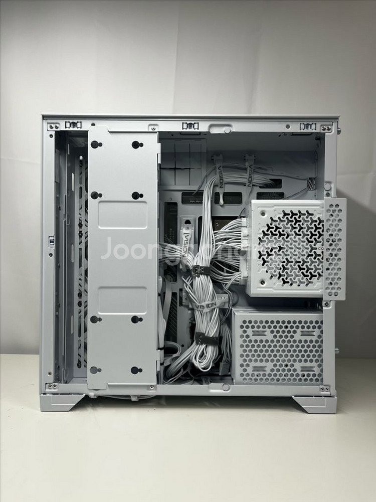 9800X3D/RTX5070Ti 리안리 풀셋 PC--4