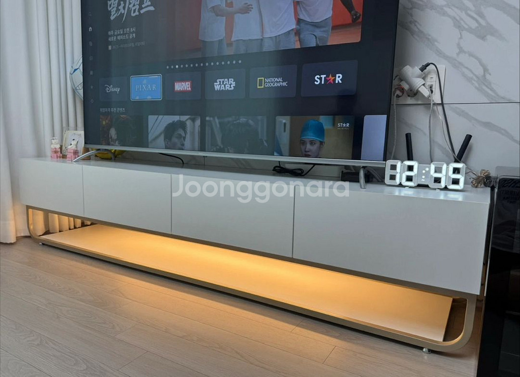 올레드 LED 2000 거실장(75인치 tv 거치가능)--3