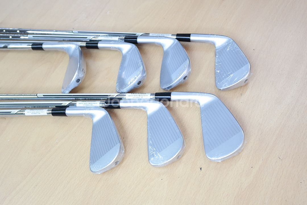 타이틀리스트 P790 모두스105 R 아이언--1