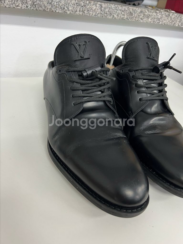 정품) 루이비통 LV로고 레더 레이스업 구두 9--2