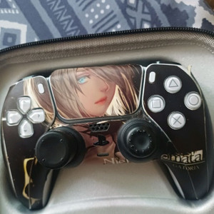 PS5 듀얼센스 컨트롤러 팝니다