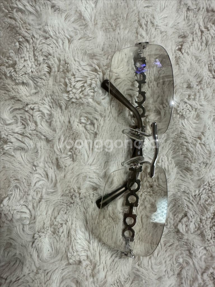 페라가모 정품 간치니 체인 무테 선글라스 판매합니다--0