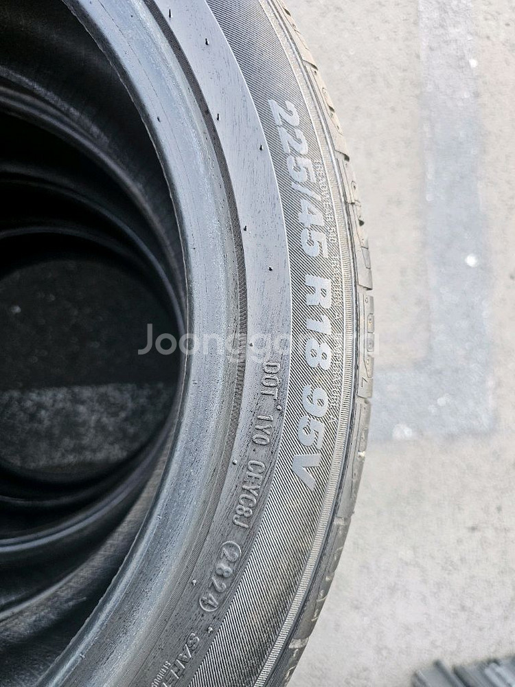 225 45 18 금호ta21 타이어--1
