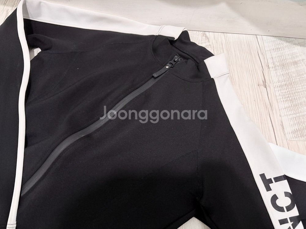 아레나 래쉬가드 새상품--3