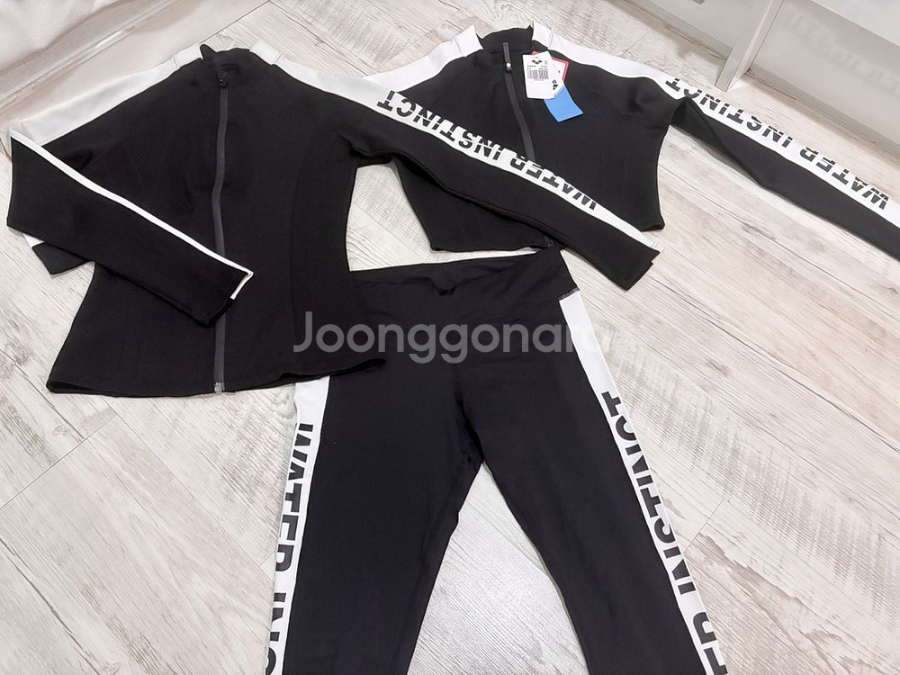 아레나 래쉬가드 새상품--0