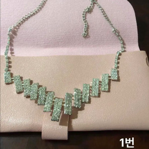 큐빅 네크리스