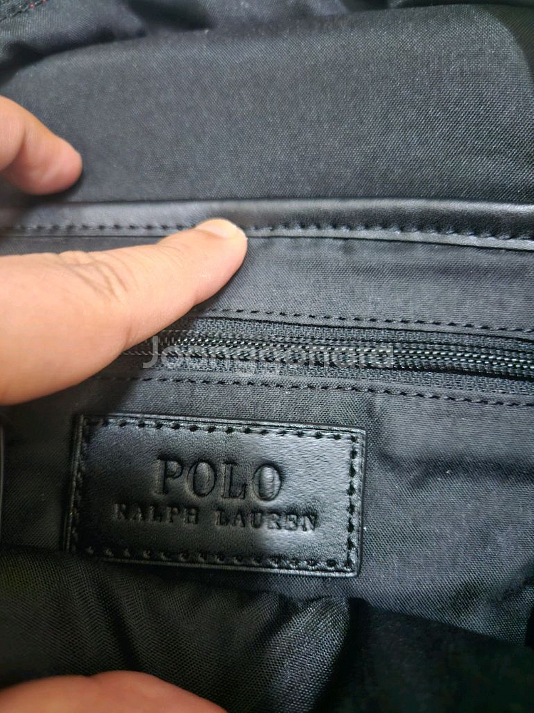 무신사 폴로 콜라보 슬링백 팝니다--1