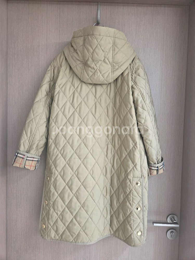 버버리 록스비 퀼팅 후드 코트(베이지, m)--1