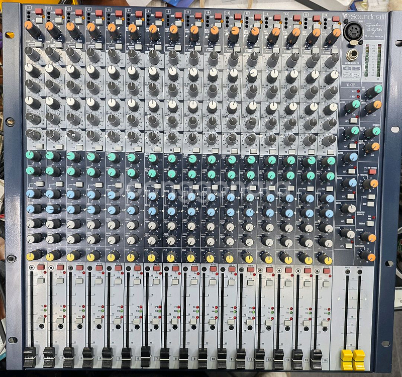 Soundcraft GB2R 16채널 믹서--0