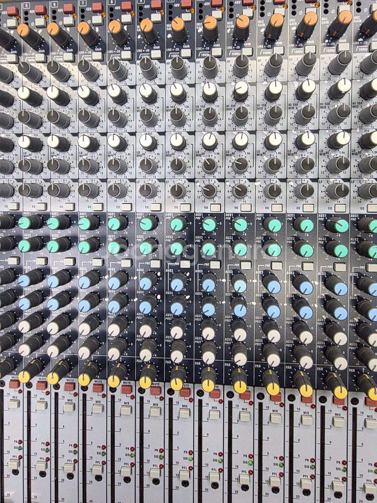 Soundcraft GB2R 16채널 믹서--2