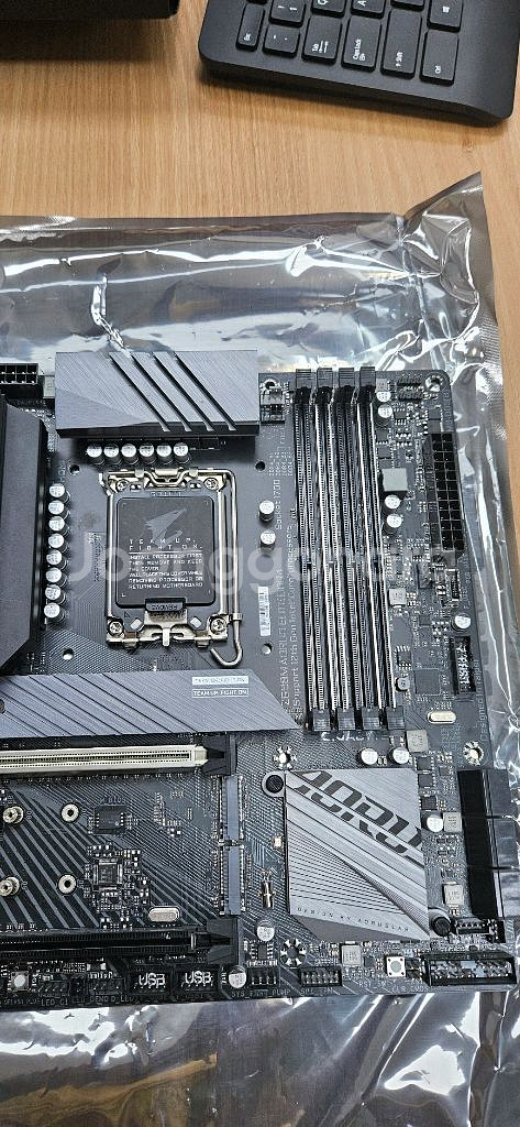 기가바이트 z690m 어로스 메인보드--3