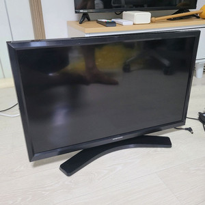삼성 24인치 LED TV 겸 모니터