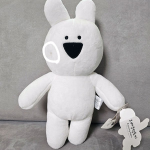 오버액션토끼 인형