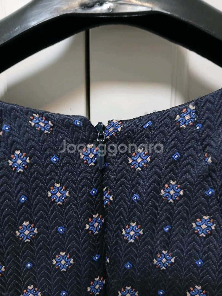Club Monaco 원피스사이즈는 0이고, 색상은--13