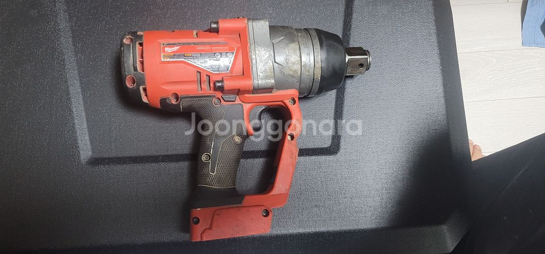 밀워키 1인치 하이토크 임팩렌치 M18--1