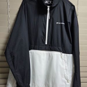뉴발란스 바람막이