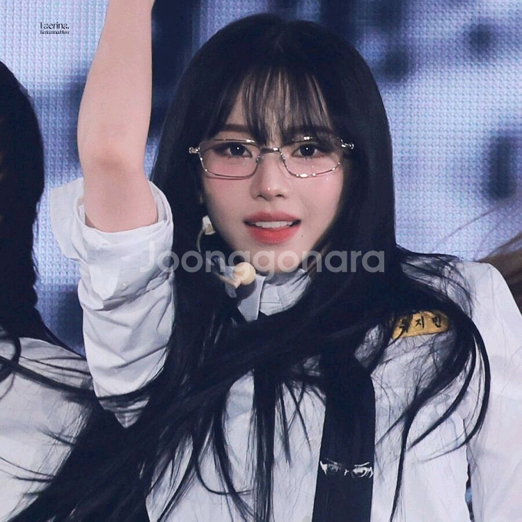 카리나 안경 아바 젠틀몬스터 아토믹 02 블루엘리펀트--1