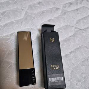 헤라 루즈클래식 301번 서울레드