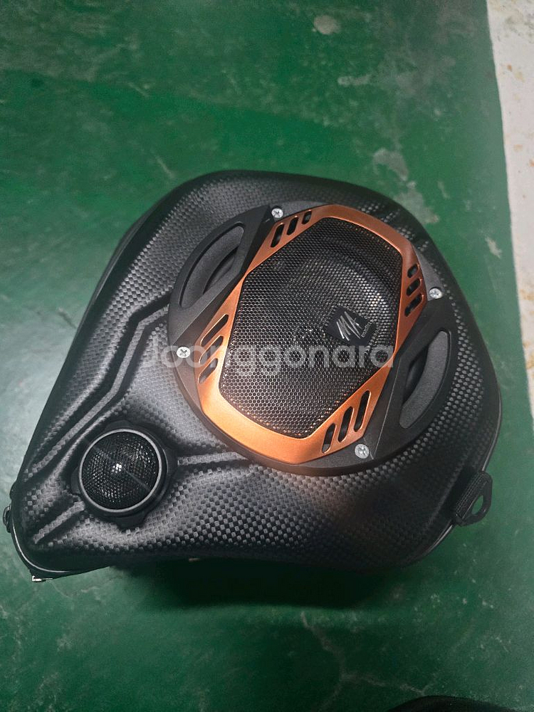 XMAX300에 쓰던 블루투스 스피커 센터백--0