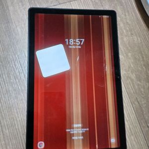갤럭시 탭 T505 ㅡ A7 LTE 입니다