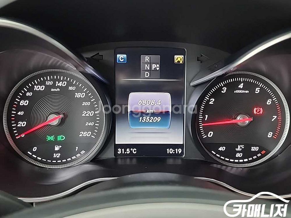[벤츠]C클래스 W205 C200 아방가르드 (5인승)--5
