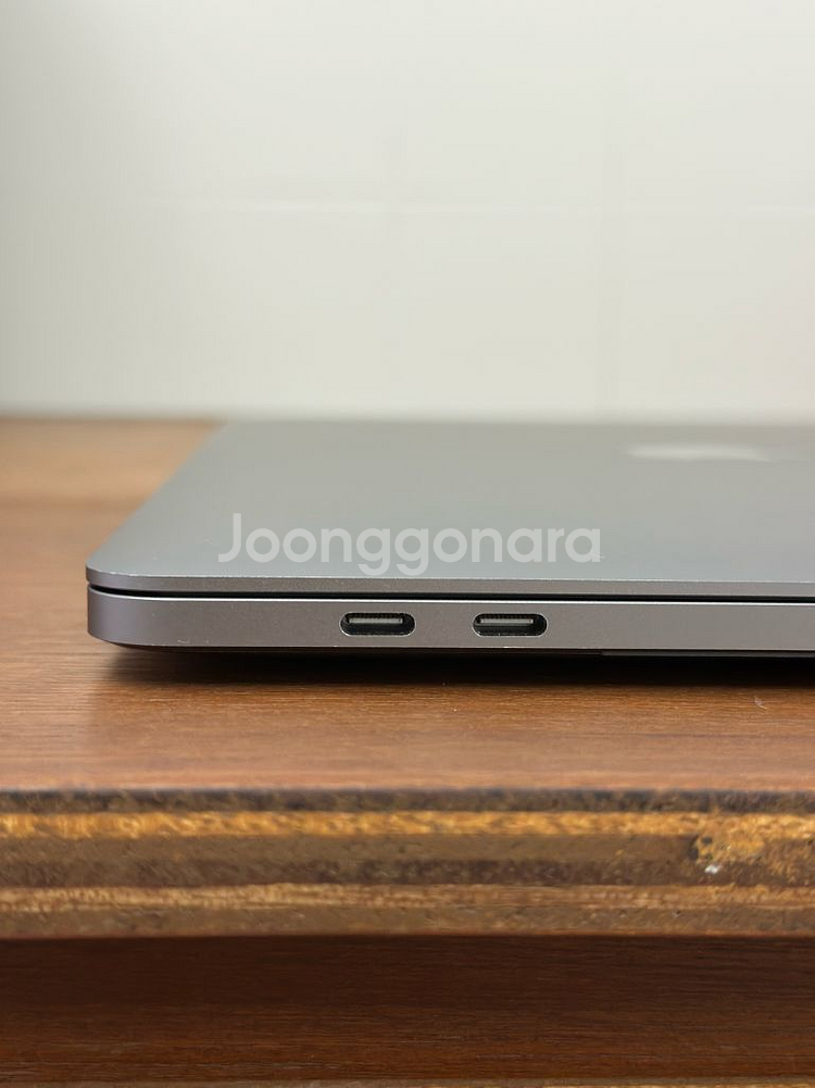 MacBook Pro 13 2020 + Apple Ma--10