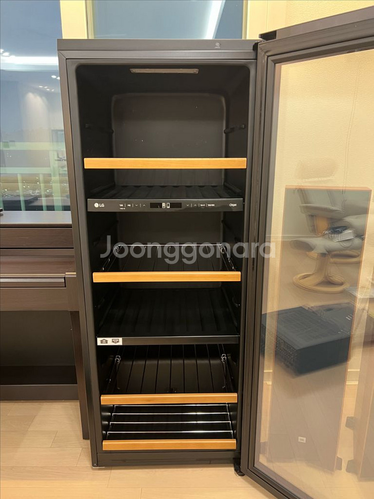 LG 오브제컬렉션 와인셀러 W1213GG 판매합니다.--0